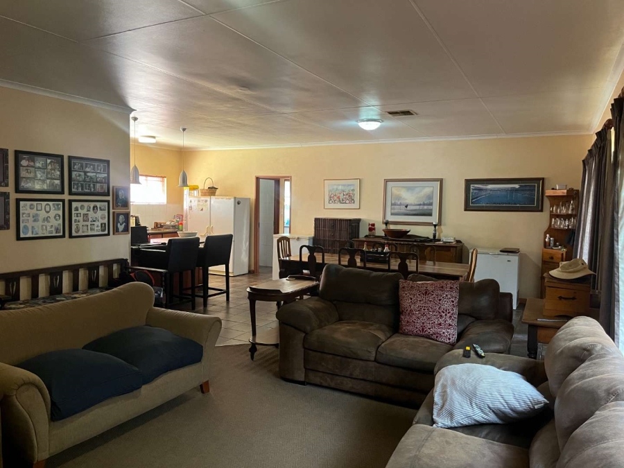 5 Bedroom Property for Sale in Upington Northern Cape